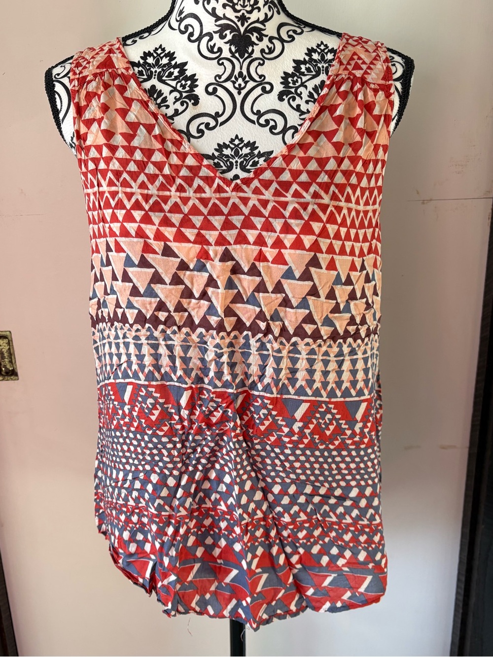 Lucky Brand Size Medium Red, Navy & Cream Geometric Aztec-Inspired V-Neck Tank